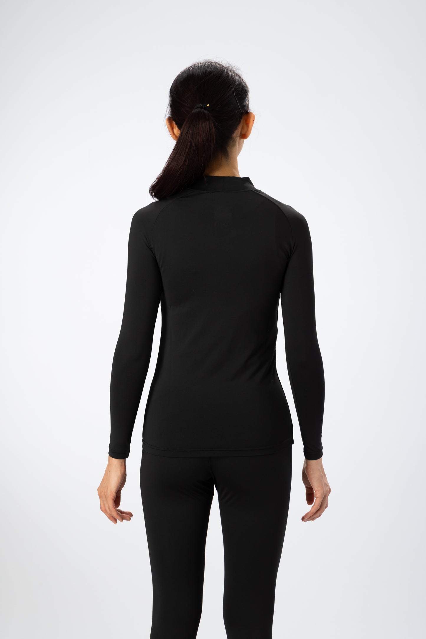 Underwear for warm-up suit [long shirt for women]