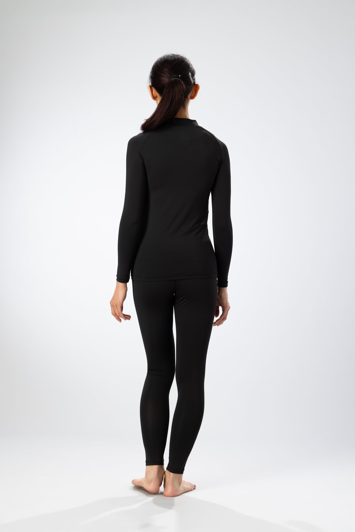 Underwear for warm-up suit [long shirt for women]