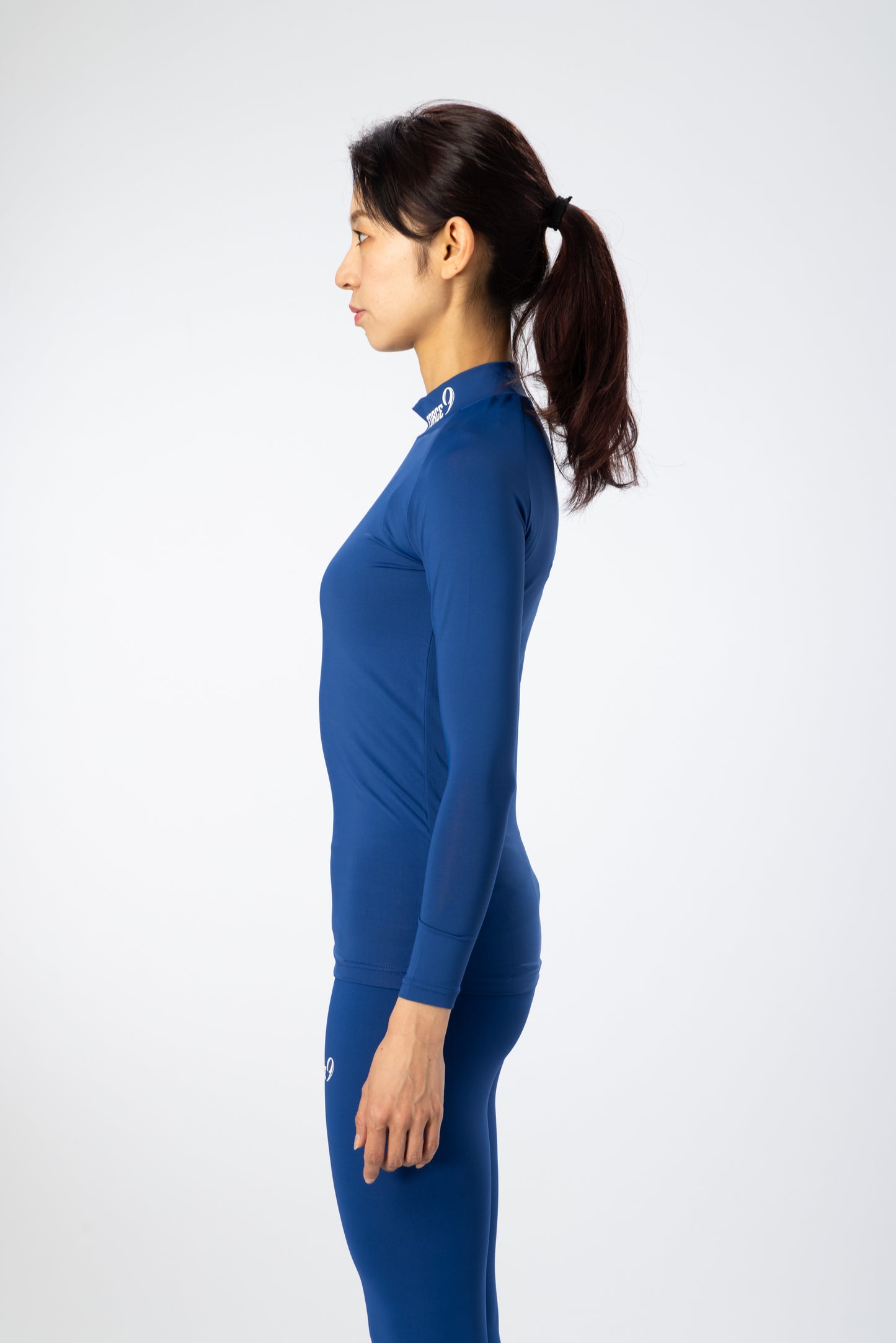 Underwear for warm-up suit [long shirt for women]